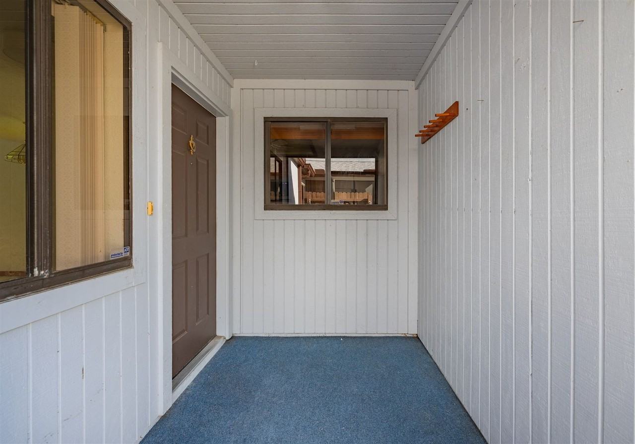 2263 Deerwood Dr - Photo 4 of 28