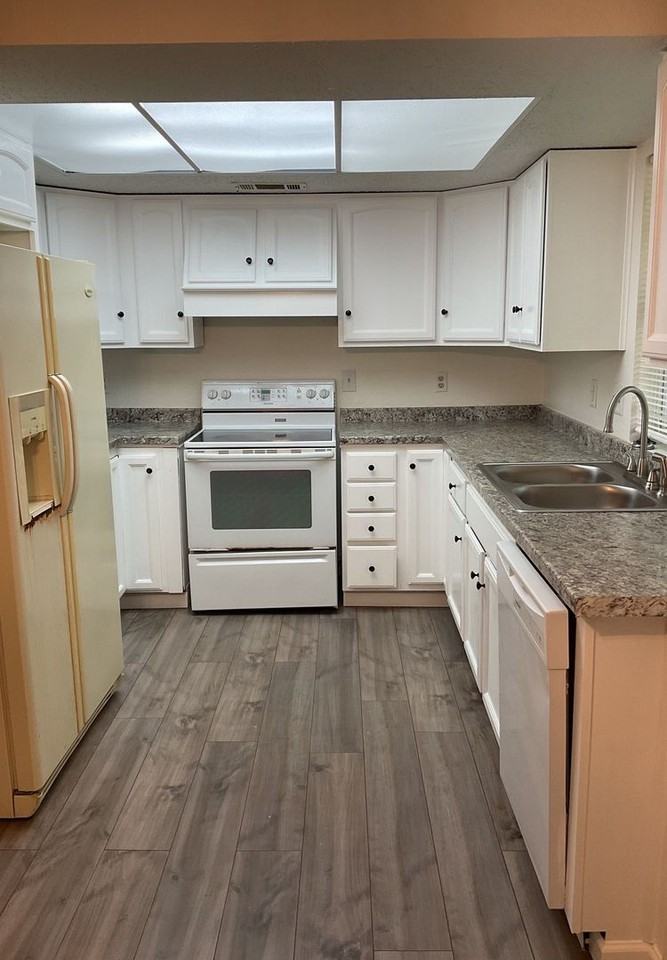 1208 Preswick Circle - Photo 2 of 27