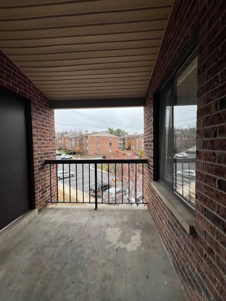 18120 Chalet Dr #301 - Photo 5 of 17