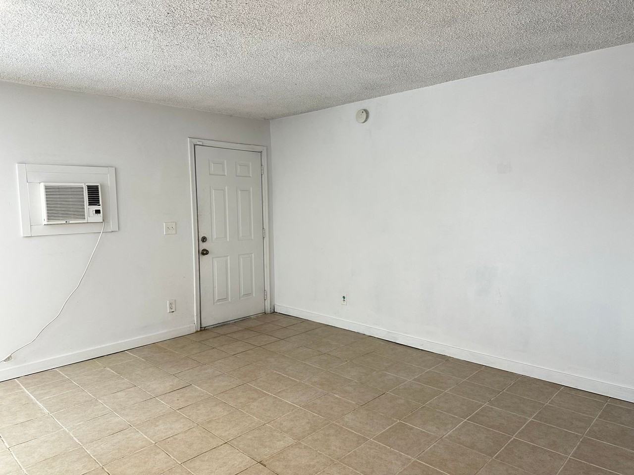 14005 North Palm Street #3 - Photo 5 of 9