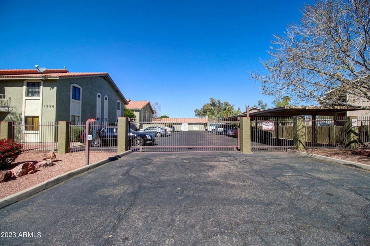 1336 East Mountain View Road - Photo 2 of 23