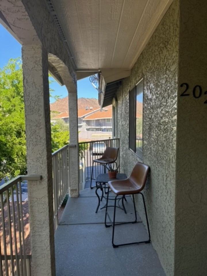 1336 East Mountain View Road - Photo 3 of 23