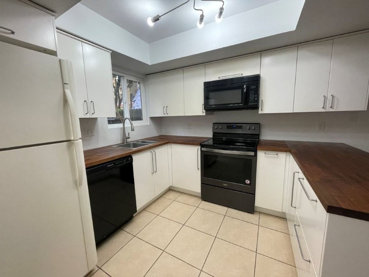 544 South Wilson Street #104 - Photo 2 of 12