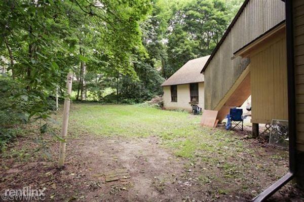 111 N Clarendon St #B - Photo 3 of 7