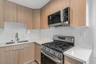 4321 Saugus Ave - Photo 1 of 1