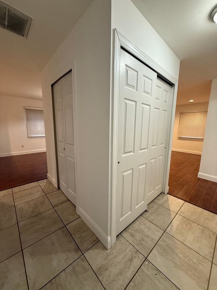 25 Pembrook Ln - Photo 5 of 26