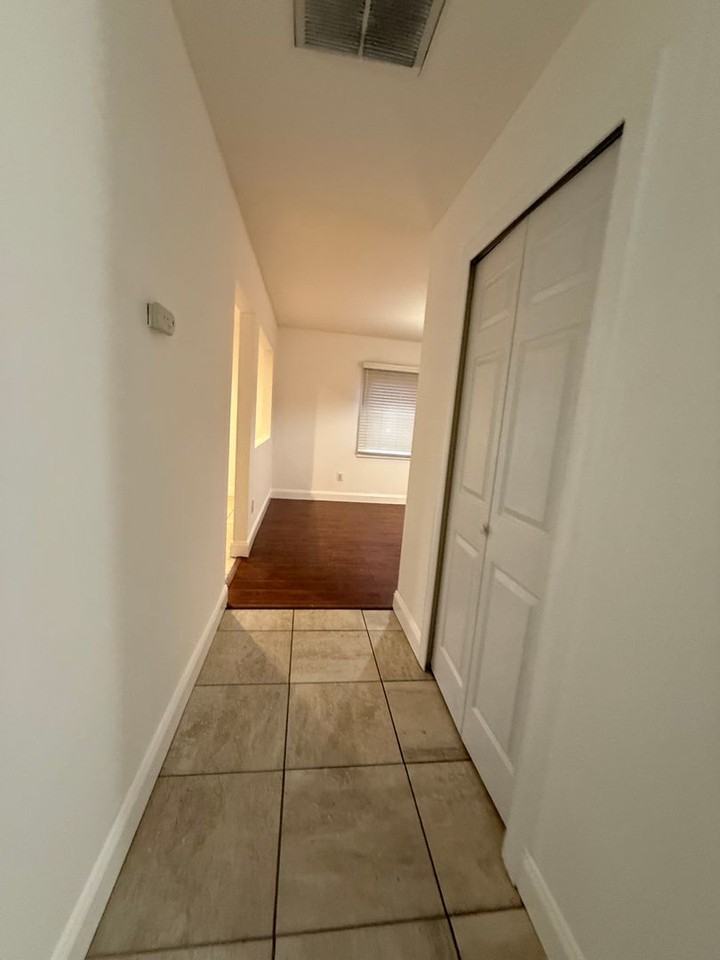 25 Pembrook Ln - Photo 6 of 26