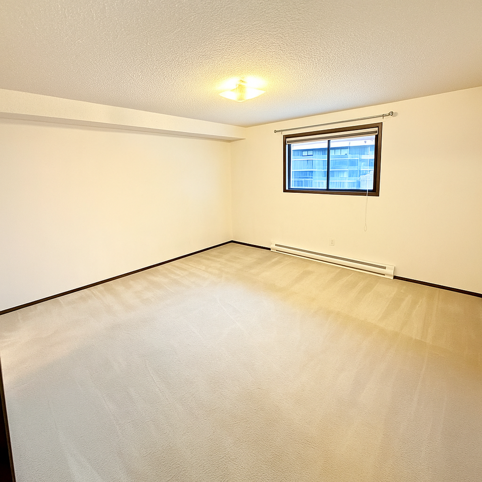 2121 E Upriver Dr - Photo 6 of 9