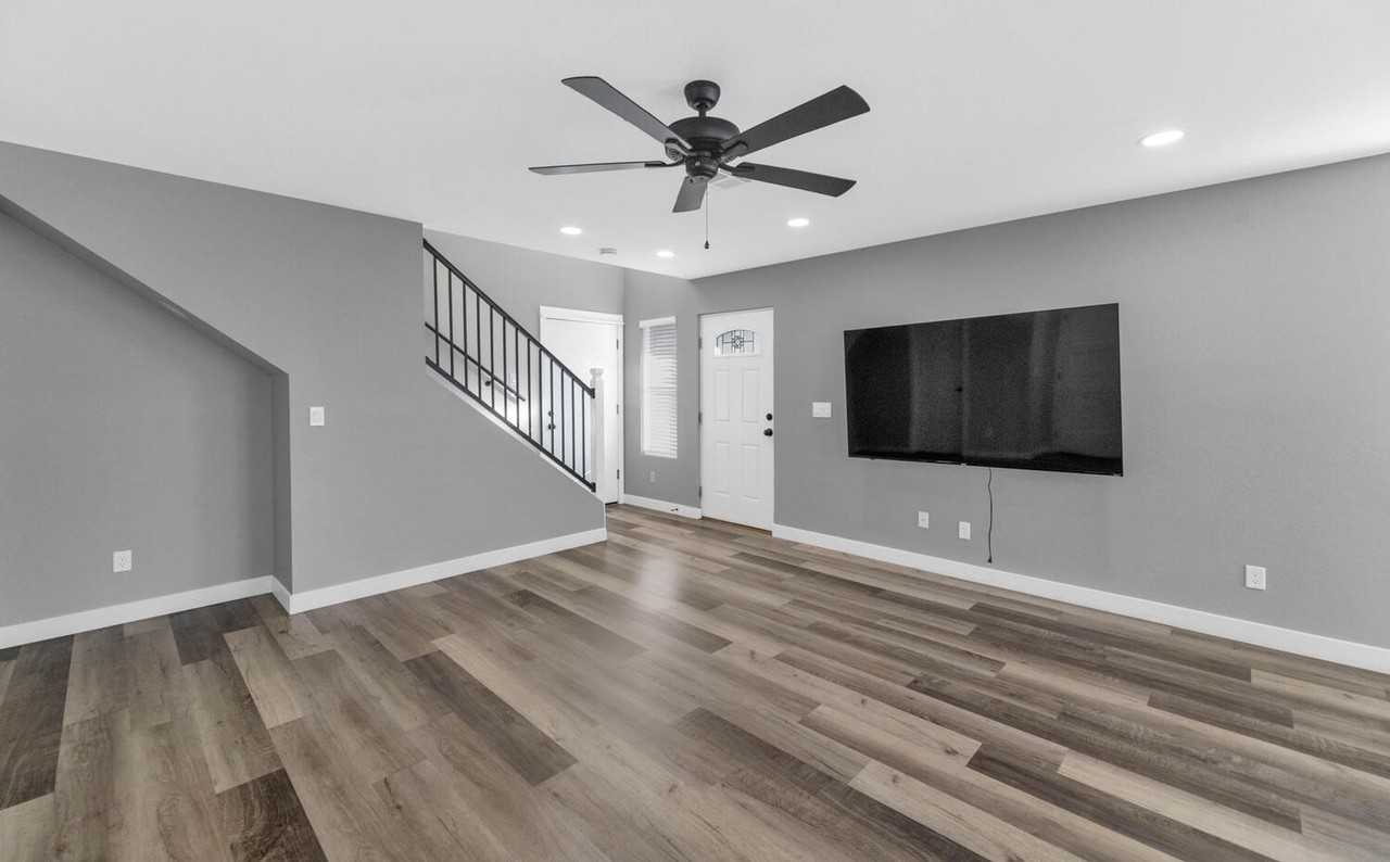 2509 East Broadway Road #4 - Photo 3 of 23