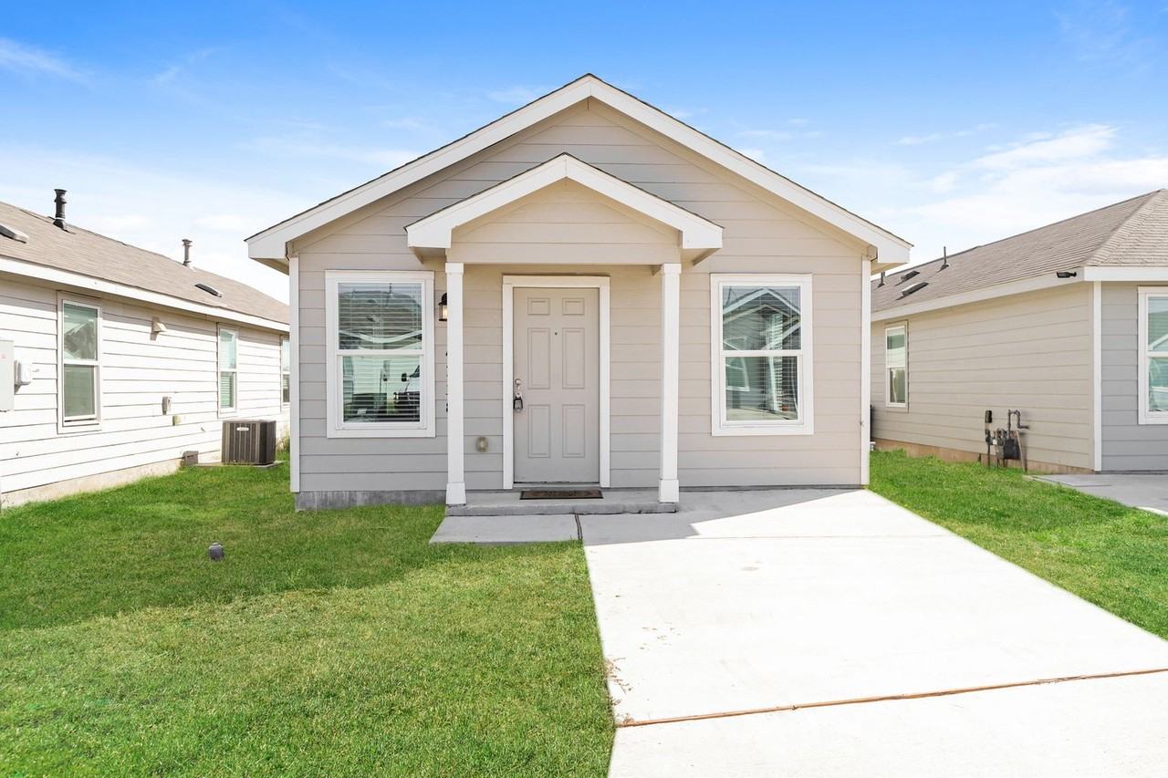 14738 Southton Basin