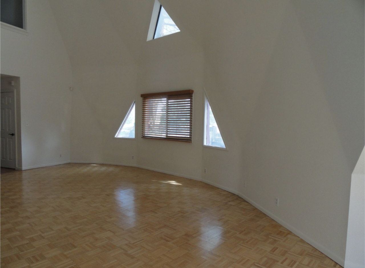 21001 Country Club Dr - Photo 5 of 26