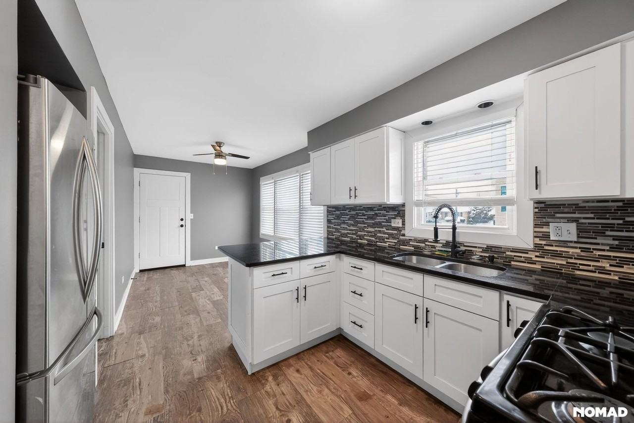 7249 W Belmont Ave - Photo 7 of 32