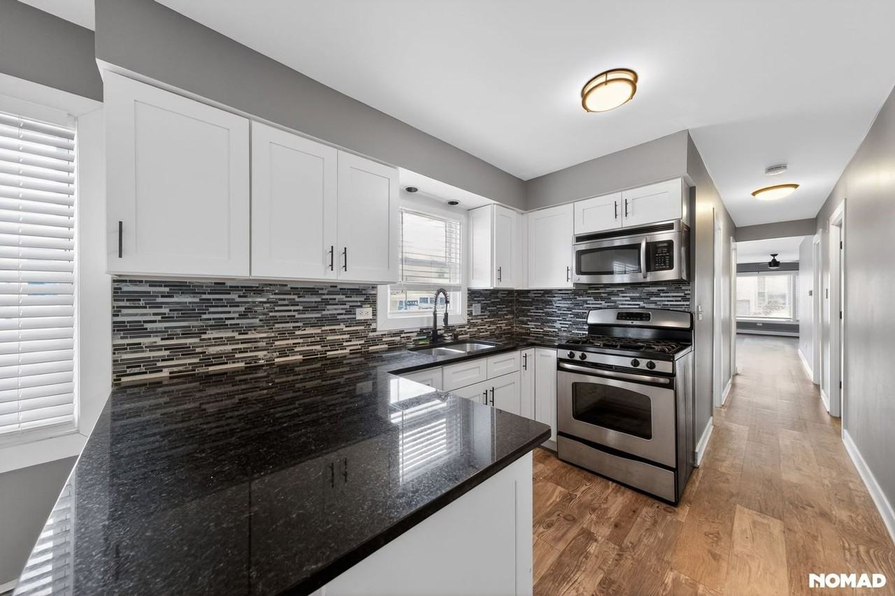 7249 W Belmont Ave - Photo 5 of 32