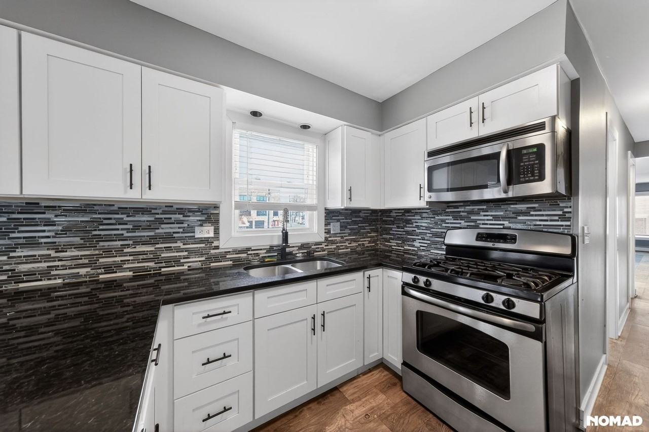 7249 W Belmont Ave - Photo 4 of 32