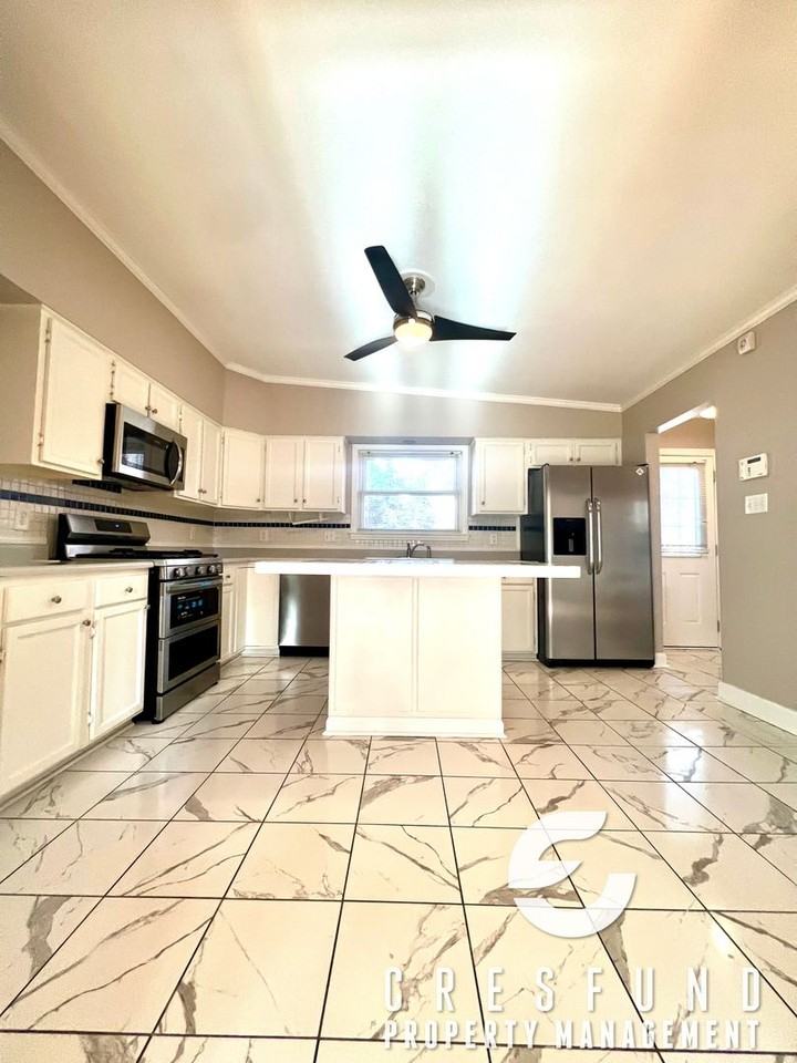 3202 Cluny Dr - Photo 5 of 14