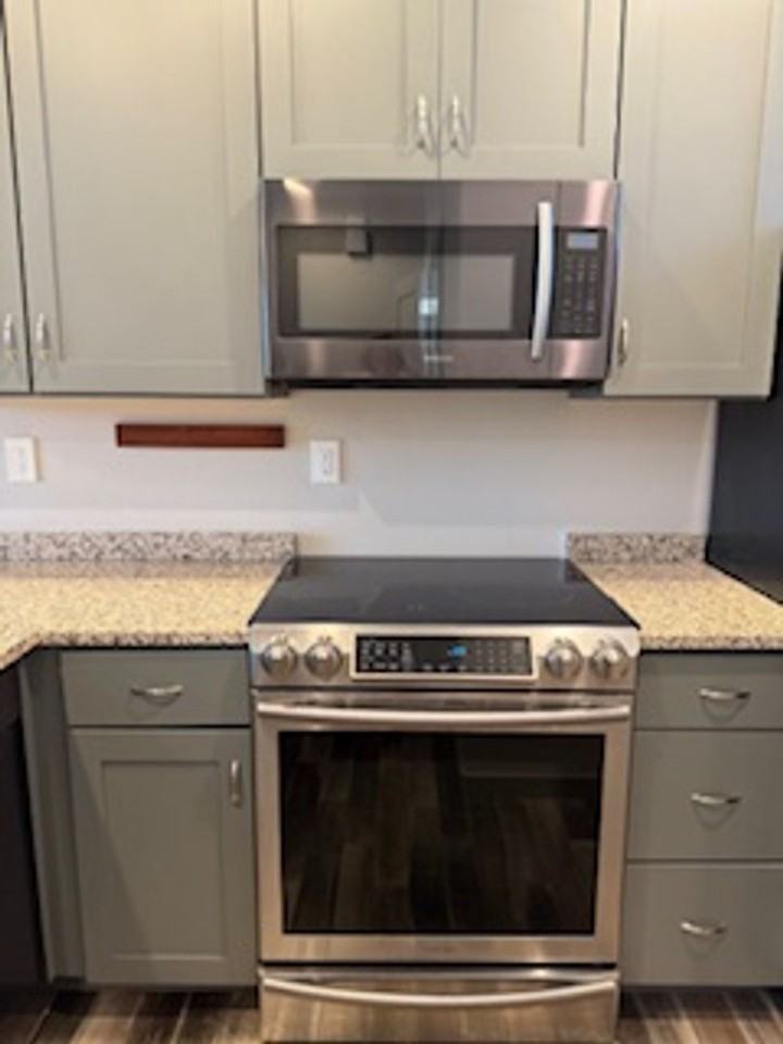 711 Humboldt St - Photo 2 of 13