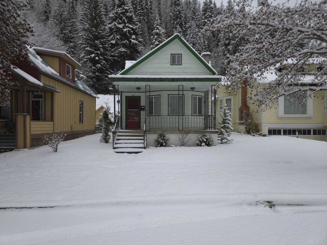 120 Bank Street - Photo 2 of 24