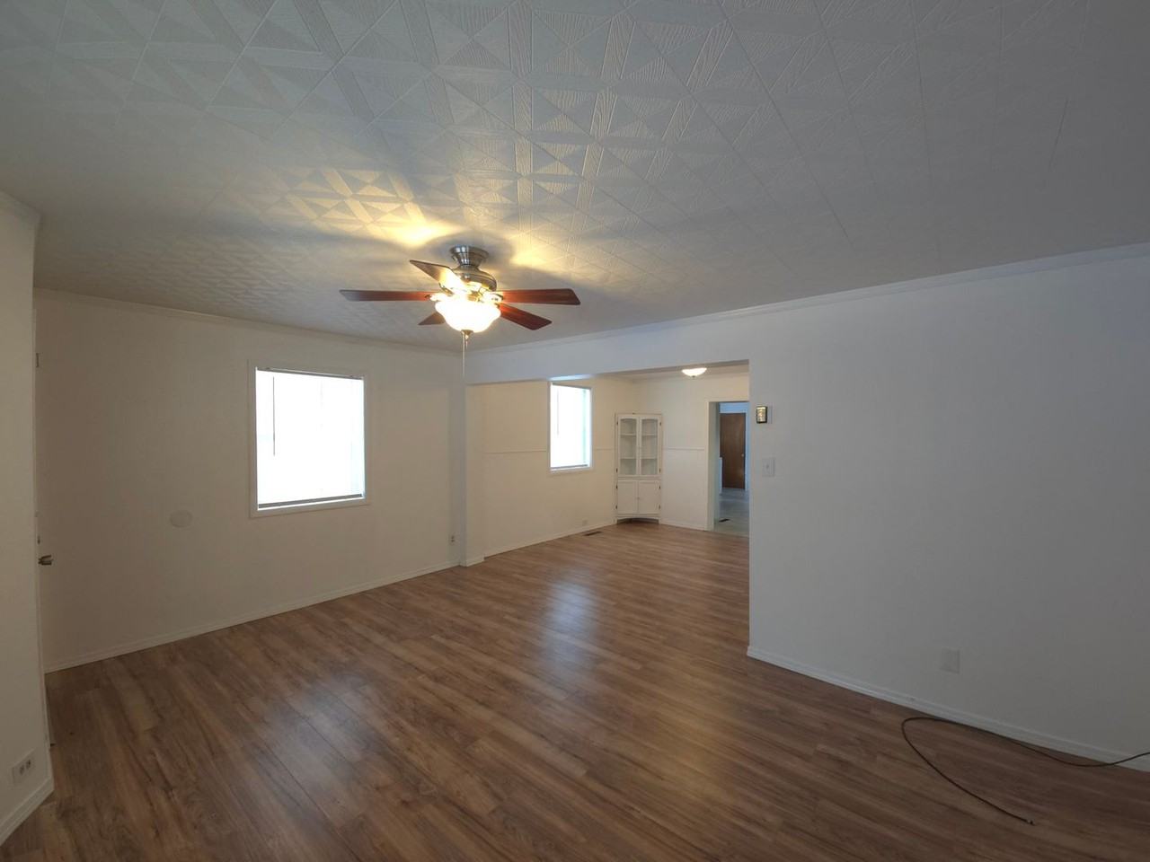 120 Bank Street - Photo 5 of 24