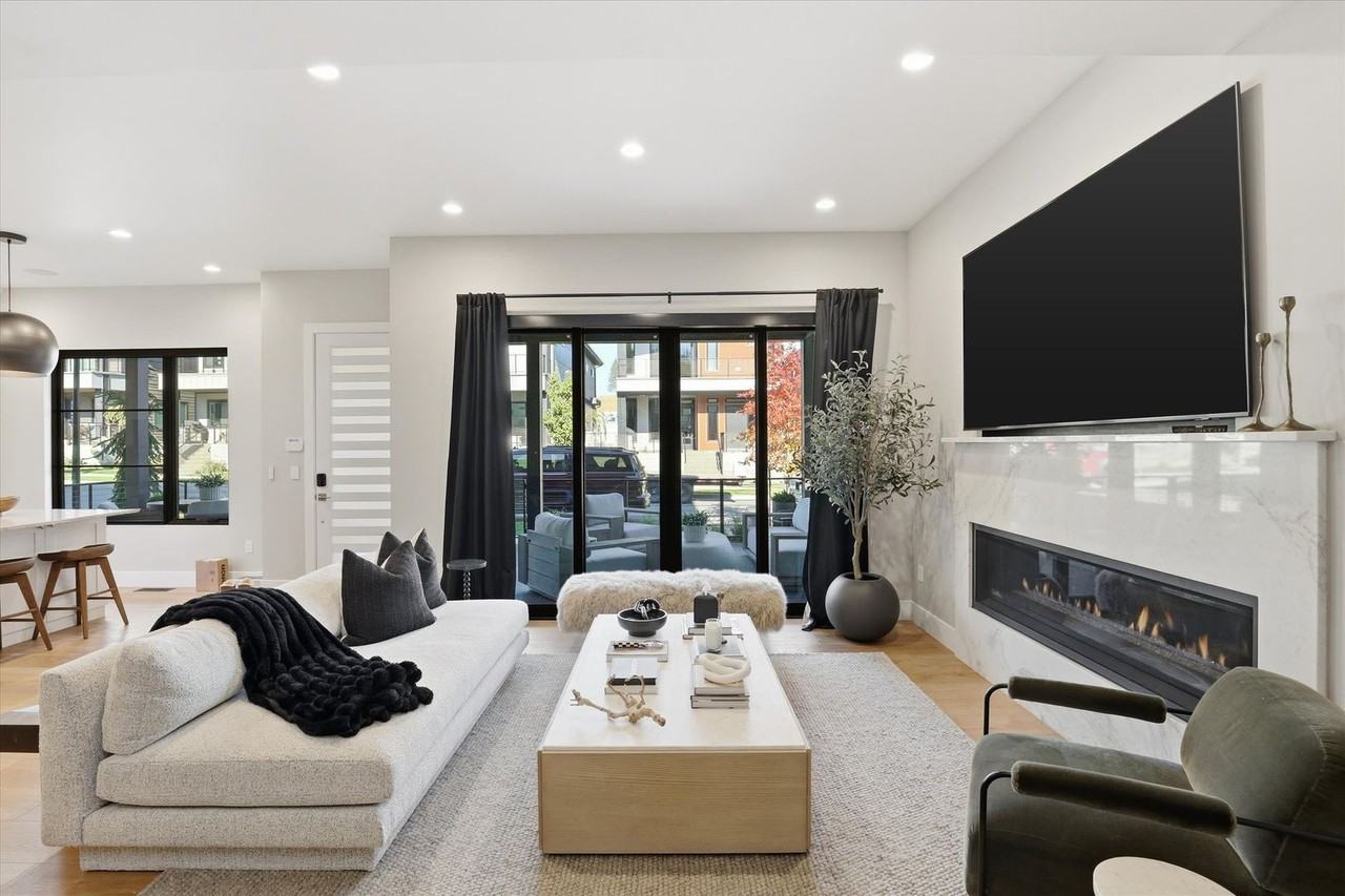 2860 West Lumber Lane - Photo 4 of 50