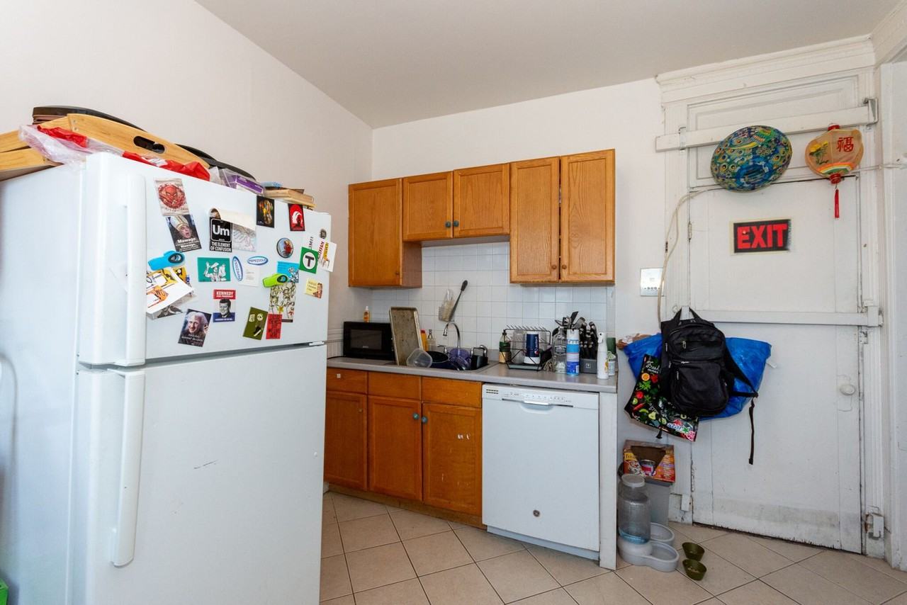 52 Brighton Ave - Photo 4 of 6