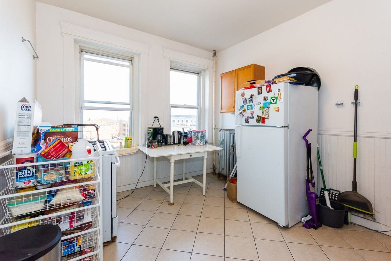 52 Brighton Ave - Photo 5 of 6