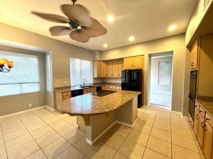 1608 W Amberwood Dr - Photo 3 of 13