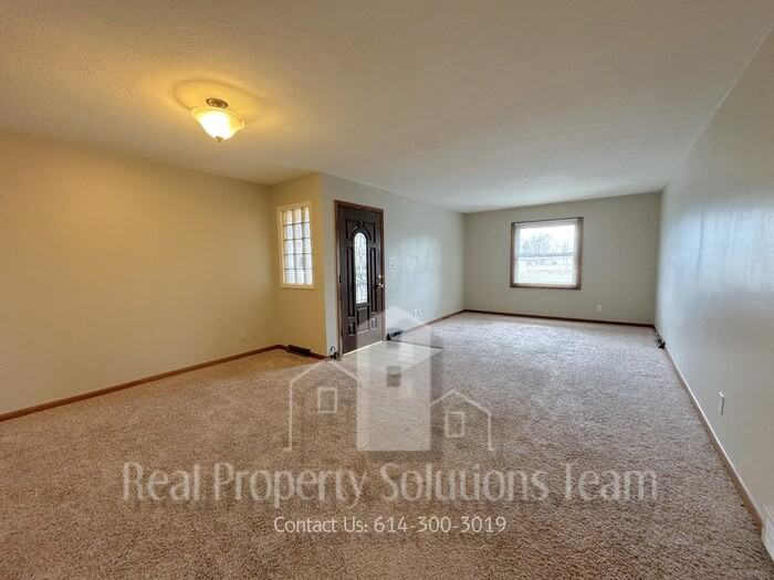 5880 Saranac Dr - Photo 4 of 27