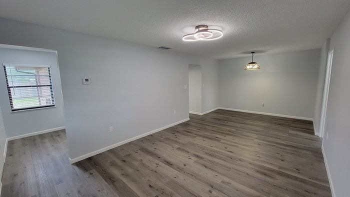 108 Holland St - Photo 4 of 28