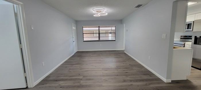 108 Holland St - Photo 6 of 28