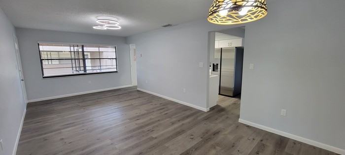 108 Holland St - Photo 7 of 28