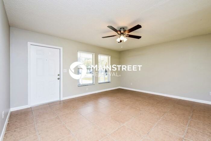 18608 Sebring Rd - Photo 2 of 15