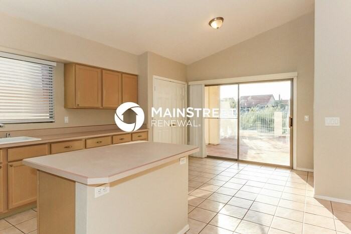 11151 N Desert Flower Dr - Photo 4 of 16