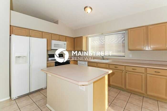 11151 N Desert Flower Dr - Photo 5 of 16