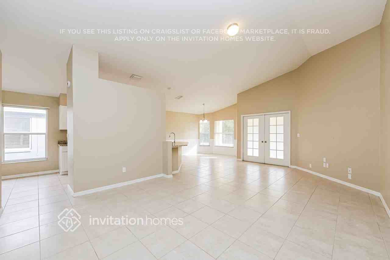 1654 Wakefield Dr - Photo 3 of 17