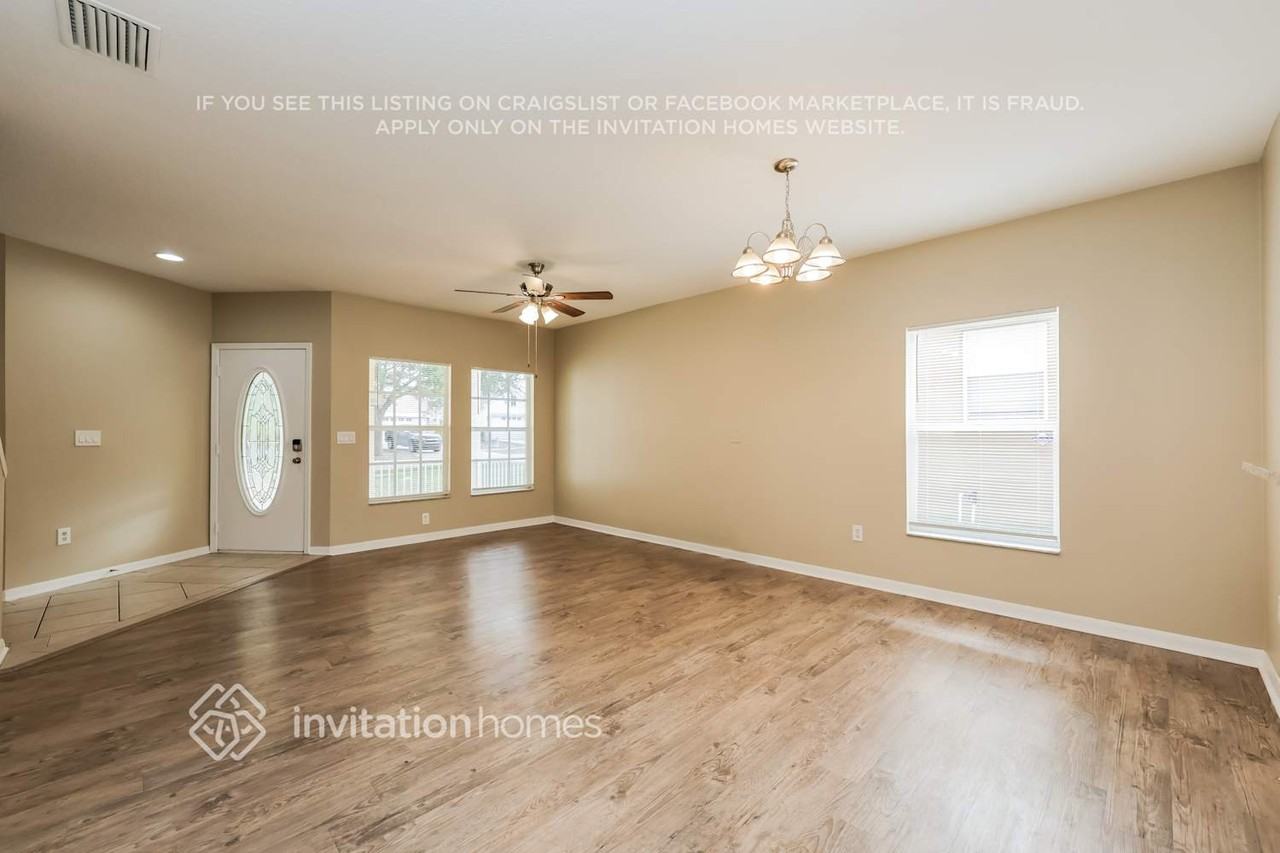 12625 Bramfield Dr - Photo 4 of 18