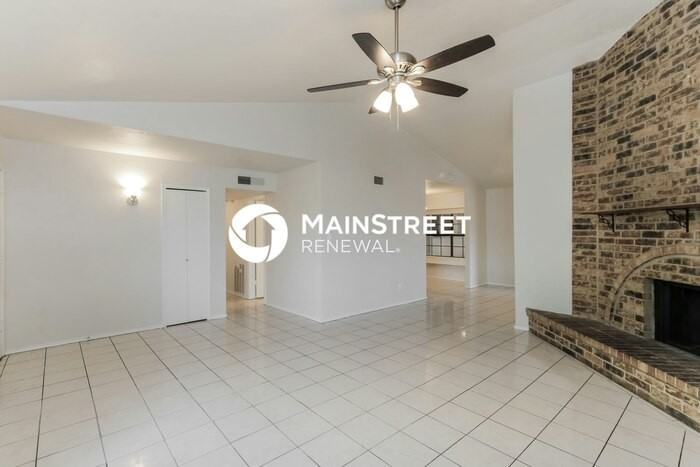 1930 Robert Jones Dr - Photo 3 of 16