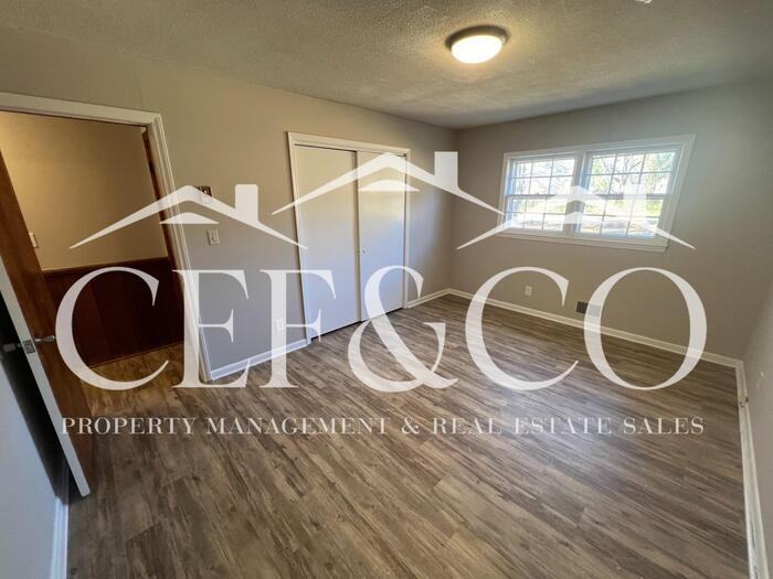 2247 John Dodd Rd - Photo 7 of 10