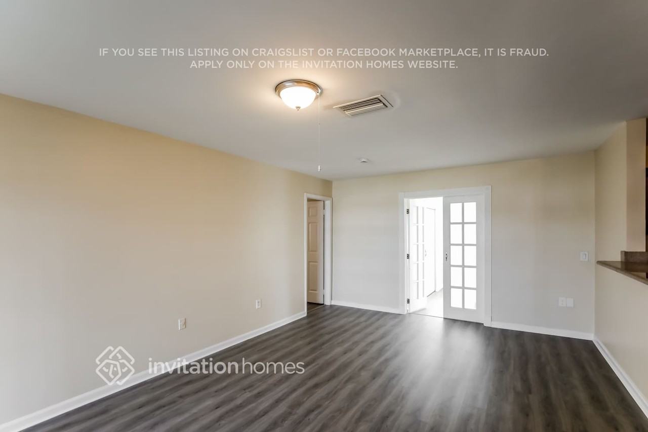 11450 Nw 35th Pl - Photo 3 of 17