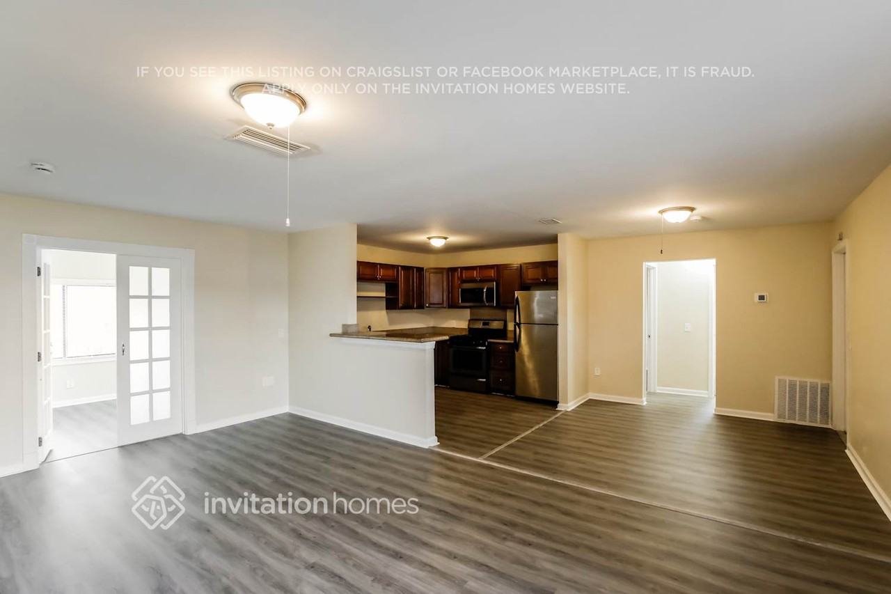 11450 Nw 35th Pl - Photo 4 of 17