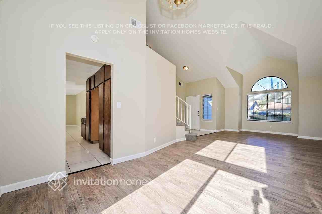 4640 Vitrina Ln - Photo 6 of 18