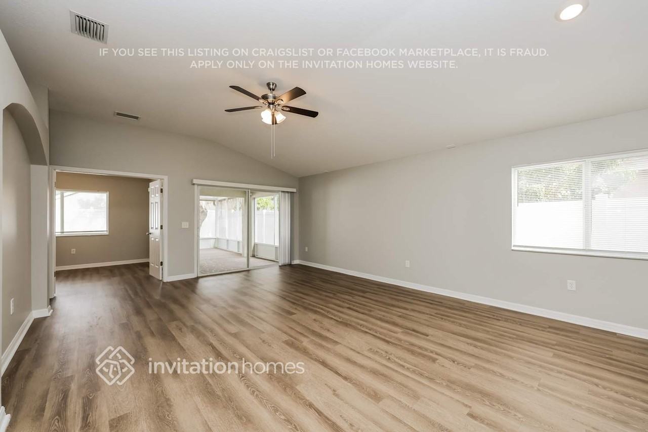 11227 Lake Lanier Dr - Photo 4 of 17