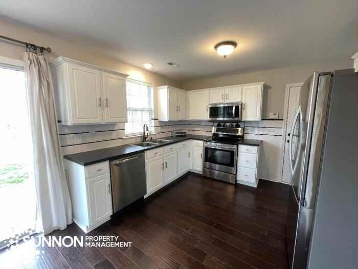 4010 Suttle Pl - Photo 3 of 24