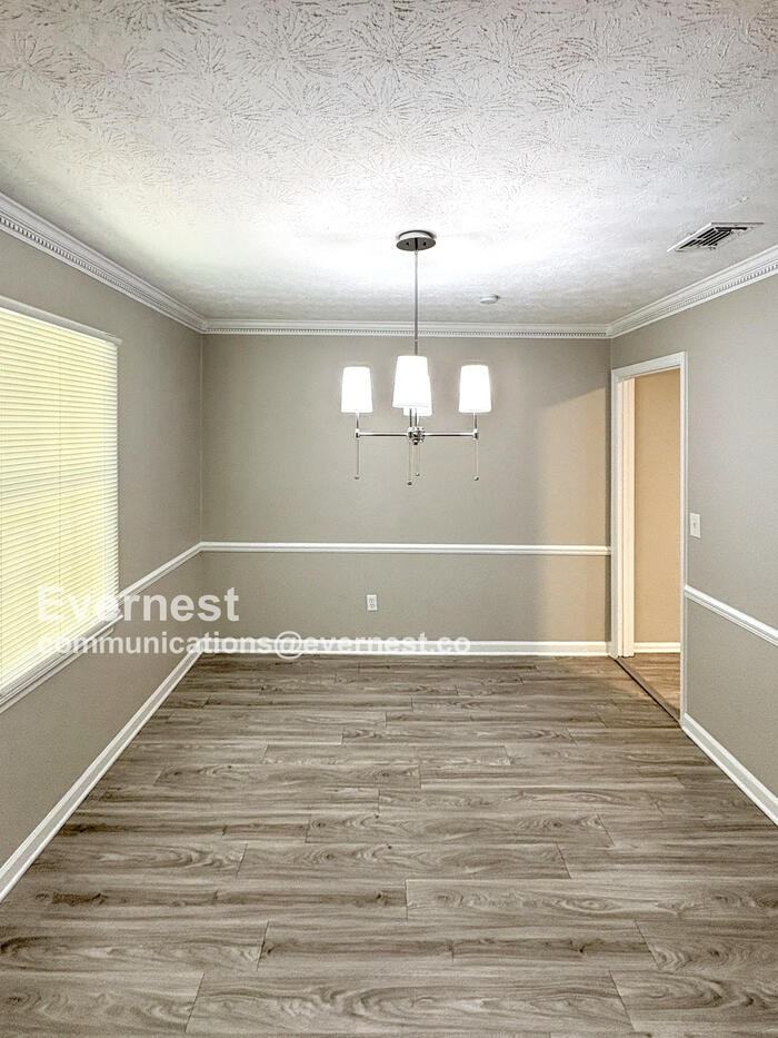 549 Greenview Avenue Southeast - Photo 5 of 21