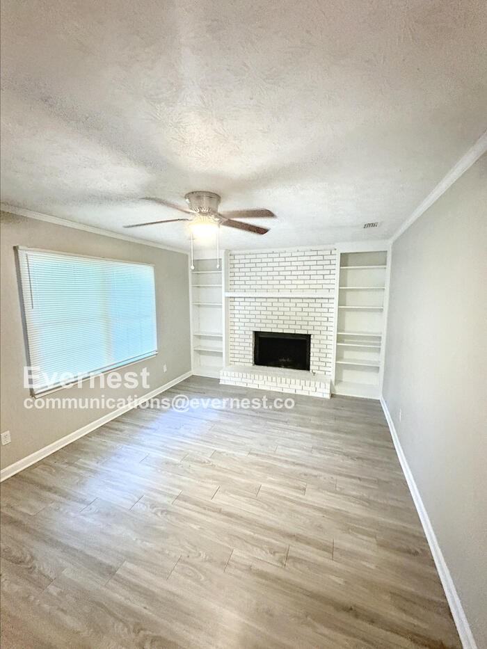 549 Greenview Avenue Southeast - Photo 6 of 21