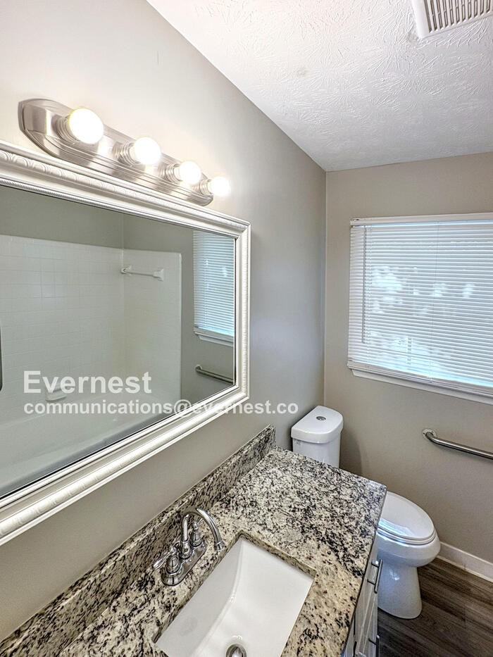 549 Greenview Avenue Southeast - Photo 7 of 21