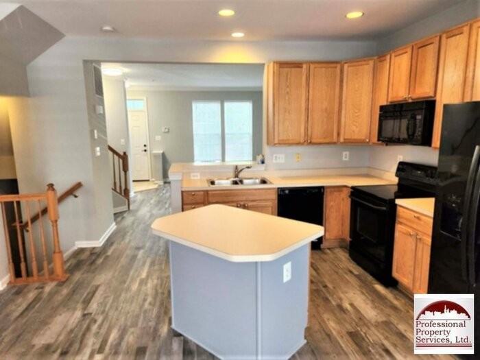 9396 Penrose Street - Photo 3 of 16