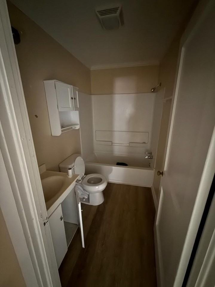 924 2nd Avenue Northeast - Photo 3 of 11