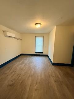 818 W 4th St: Duplex - Photo 5 of 10