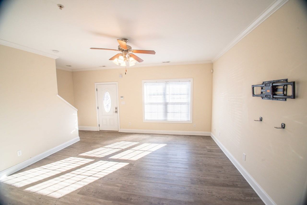 614 North Center Street - Photo 4 of 20