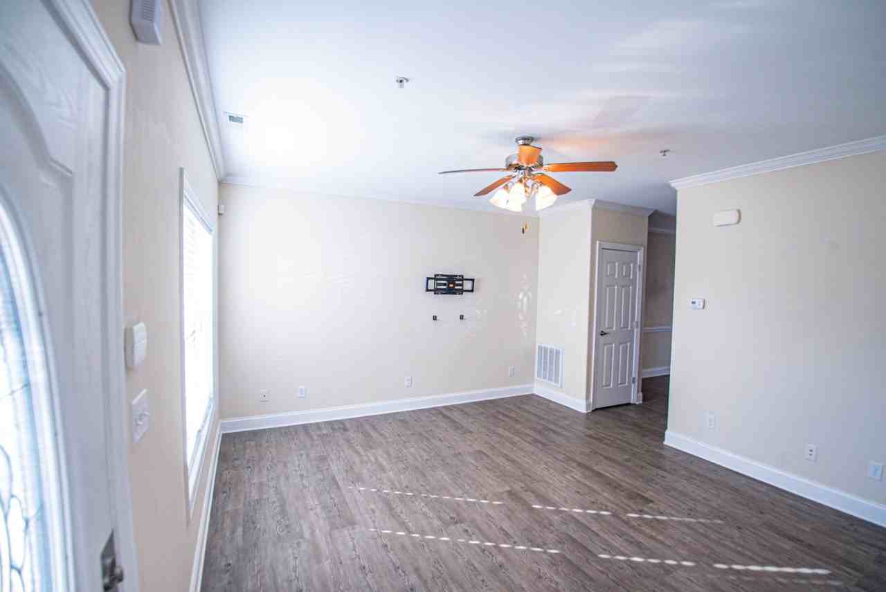 614 North Center Street - Photo 6 of 20